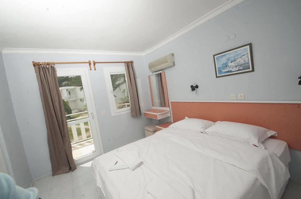 Hanedan Flora Apart Hotel Foça Exterior foto